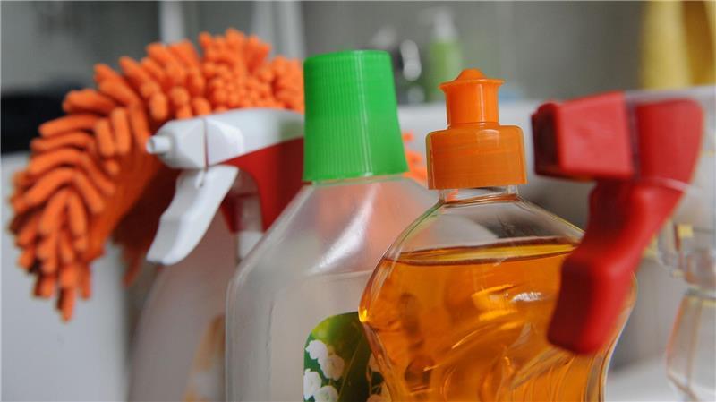 Kosmetikbranche steigert Umsatz trotz Konsumflaute Die Branche sagt: Gerade in herausfordernden Zeiten investieren viele Menschen in ein gepflegtes Äußeres und ein sauberes Zuhause. (Symbolbild)