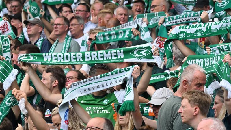 Die Bremer Fans können sich auf einen Nachwuchsoffensivspieler freuen. (Archivbild)