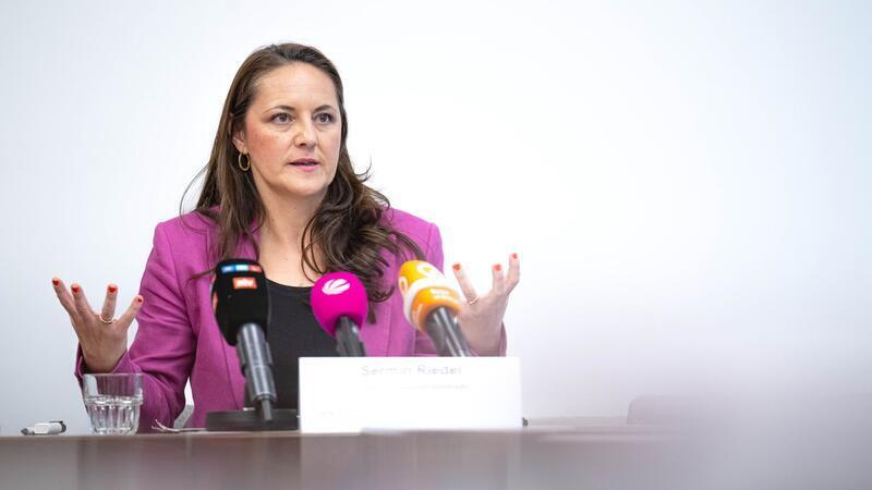 Die Bremer Feuerwehrbeauftragte Sermin Riedel möchte eine neue Meldekultur bei der Feuerwehr etablieren.