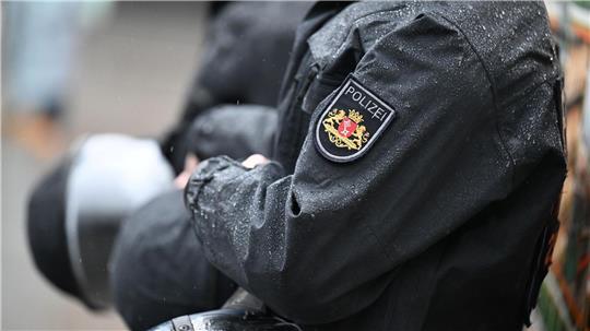 Die Bremer Polizei hat zwei Demonstrationen begleitet und dabei verschiedene Verstöße festgestellt. (Archivbild)