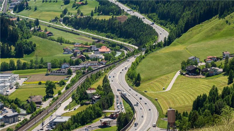 Die Brenner-Autobahn ist die verkehrsreichste Nord-Süd-Verbindung der Alpen.