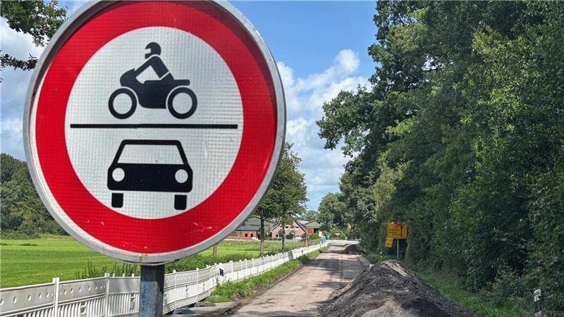 Grünes Licht und neuer Ärger: Die Baustellen der Geest im Überblick Die Brücke zwischen Kakerbeck und Bargstedt ist für Autofahrer gesperrt. Aus Brest, Reith und Wohlerst führt die Umleitung gen Ahlerstedt über Hollenbeck.