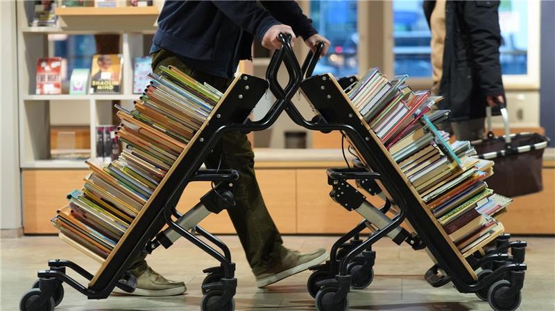 20 Bücherhallen in Hamburg bleiben über Weihnachten offen Die Bücherhallen sind oft rege besucht.