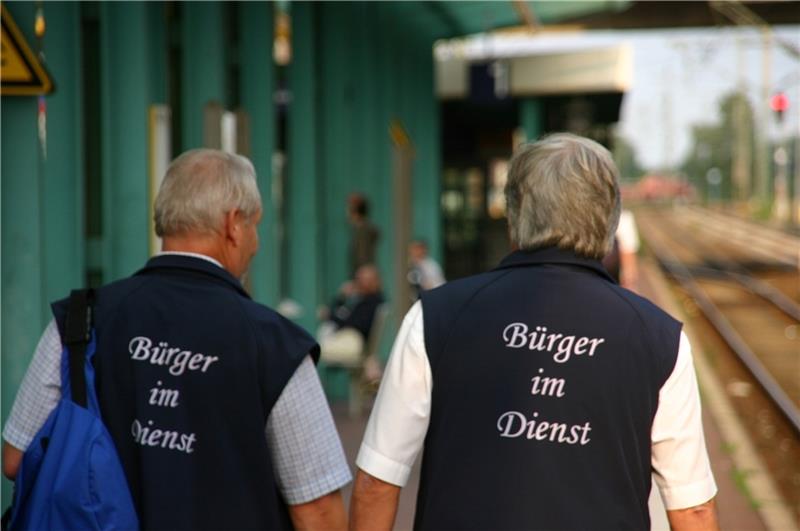 Die „Bürger im Dienst“ sollten bei ihrer Gründung 2007 das Sicherheitsgefühl erhöhen. Heute sind sie eher stadtkundige Ansprechpartner. Foto: Archiv