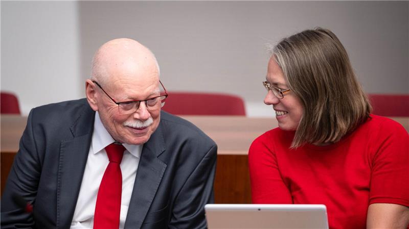 Nach Mäurer nun Aulepp? Opposition erhöht Druck auf Senat Die Bürgerschaft diskutiert über die Zukunft der beiden Senatsmitglieder.