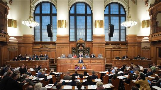 Die Bürgerschaft gibt grünes Licht für denRekord-Doppelhaushalt über knapp 44 Milliarden Euro. (Archivbild)