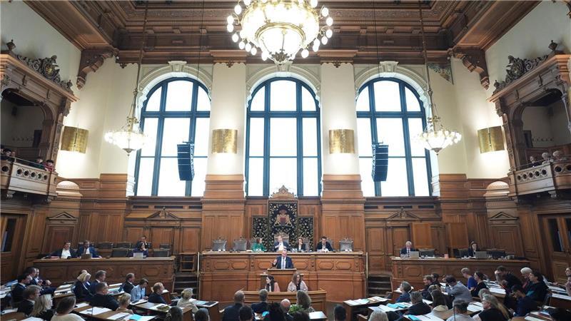 Hitzige Debatte um „Hamburger Zukunftsentscheid“ im Rathaus Die Bürgerschaft hat über den „Hamburger Zukunftsentscheid“ diskutiert. (Archivbild)