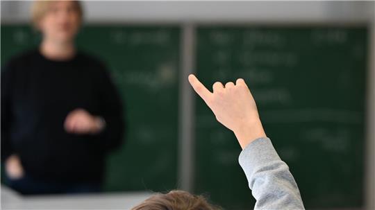 Die Bundesländer sollen sich zur Schulpflicht bekennen und AfD-Vorstöße zu deren Aufweichung ablehnen, fordern mehrere Länder. (Symbolbild)