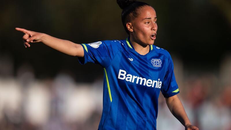 Die Bundesliga-Frauen von Werder Bremen haben die Schweizer Nationalspielerin Amira Arfaoui verpflichtet.