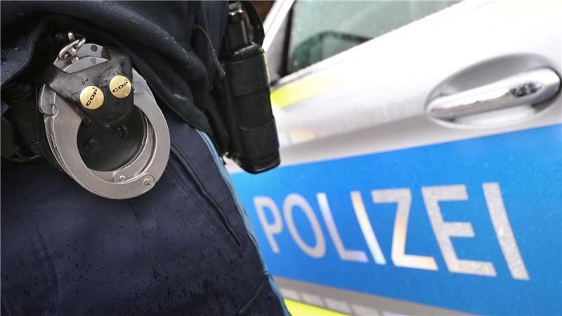 Die Bundespolizei hat am Flughafen Hamburg einen 18 Jahre alten Mann festgenommen. (Symbolbild)
