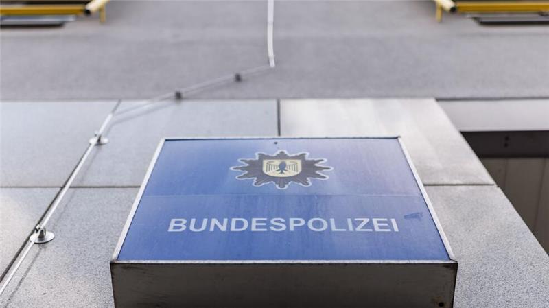 Die Bundespolizei hat gemeinsam mit der Polizei Hamburg einen Schwerpunkteinsatz durchgeführt. (Symbolbild)
