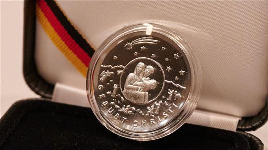 Die Bundesregierung gibt regelmäßig neue Sammlermünzen aus. (Archivbild)