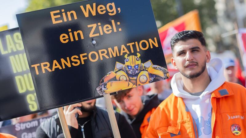 Die Bundesregierung sollte mit weiteren Maßnahmen die Stahlindustrie unterstützen, finden die Stahlbundesländer und die IG Metall.