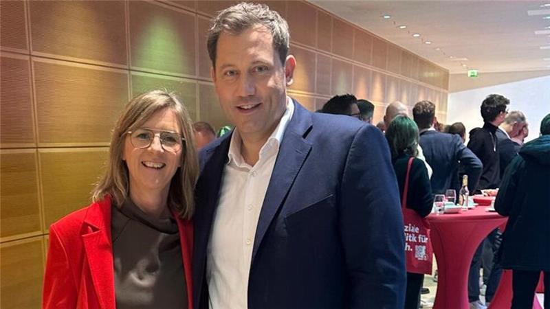 Landesliste: Achtungserfolge für Grünen-Kandidaten aus der Region Die Bundestagskandidatin Frauke Langen zusammen mit dem SPD-Bundesparteichef Lars Klingbeil. Er ist die Nummer eins auf der Liste des Bezirks Nord-Niedersachsen.