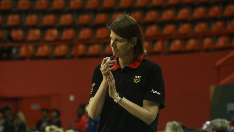 „Historische Nacht“: DBB-Frauen erstmals bei Olympia dabei Die Bundestrainerin der deutschen Basketballerinnen: Lisa Thomaidis.