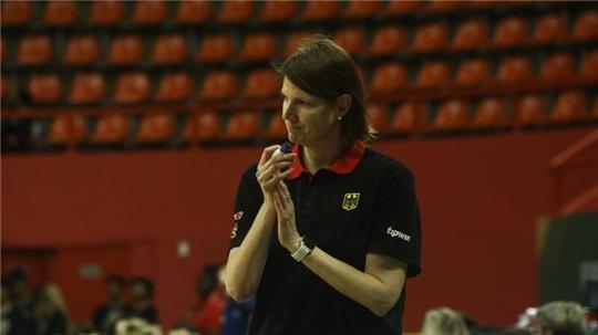Die Bundestrainerin der deutschen Basketballerinnen: Lisa Thomaidis.