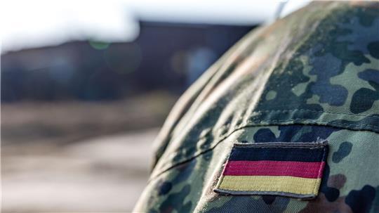 Die Bundeswehr will Bescheid wissen, wo sich mögliche Wehrdienstleistende aufhalten. (Symbolbild)