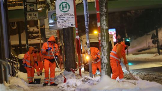 Die Busse der Hamburger Hochbahn fahren nach Angaben eines Unternehmenssprechers weitgehend pünktlich.