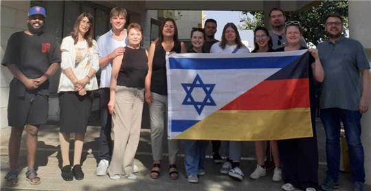 Die Buxtehuder Delegation besuchte ein Gemeindezentrum der Partnerorganisation Matnasgan in Netanya.
