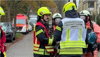 Die Buxtehuder Feuerwehr und der Umweltzug des Landkreises Stade rückten zu einem Einsatz aus.