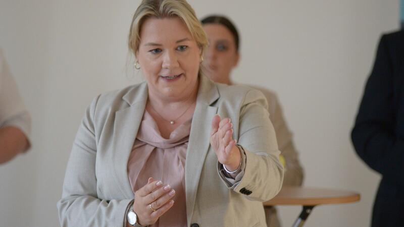 Die CDU-Kreisvorsitzende Melanie Reinecke freut sich über das lebendige Kandidaten-Auswahlverfahren für die Bundestagswahl.