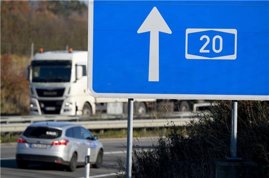 Die CDU ist sich sicher: Die Region braucht die beiden Autobahnen A20 und A26. Foto: dpa