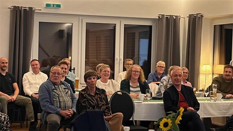 CDU gewinnt in Himmelpforten und verliert in Hammah – Überraschung in Oldendorf Die CDU tagt am Sonntagabend im Gasthaus Hellwege in Himmelpforten und blickt gemeinsam auf die Ergebnisse der Kommunalwahl. In Himmelpforten legt sie kräftig zu - in Hammah verliert sie Stimmen.
