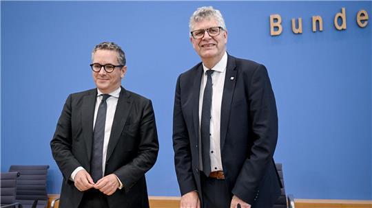 Die Chefhaushälter erläuterten in Berlin die Beschlüsse. 