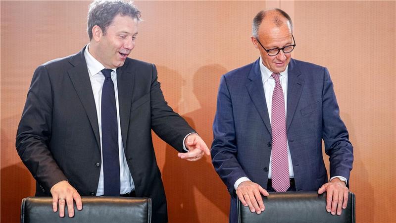 Was Schwarz-Rot von der Ampel unterscheidet – oder was nicht Die Chefs der Koalition, Kanzler Friedrich Merz (CDU, rechts) und Vizekanzler und SPD-Chef Lars Klingbeil begegnen sich auf Augenhöhe. (Archivbild)