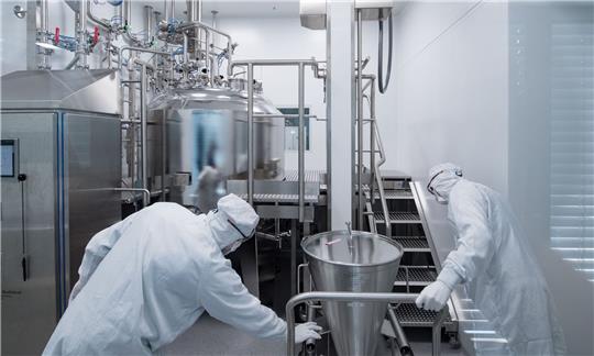 Die Chemie- und Pharmabranche strebt den ersten großen Flächentarifabschluss in Deutschland in diesem Jahr an.