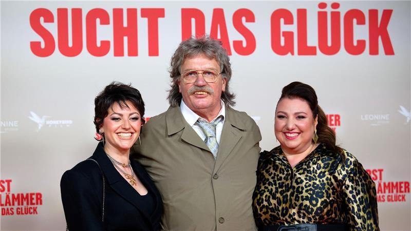 Horst Schlämmer auf Mission Deutschland-Rettung Die Crew: Die Schauspieler Tahnee Schaffarczyk (l-r), Hape Kerkeling (Horst Schlämmer) und Meltem Kaptan bei der Weltpremiere. (Archivbild)