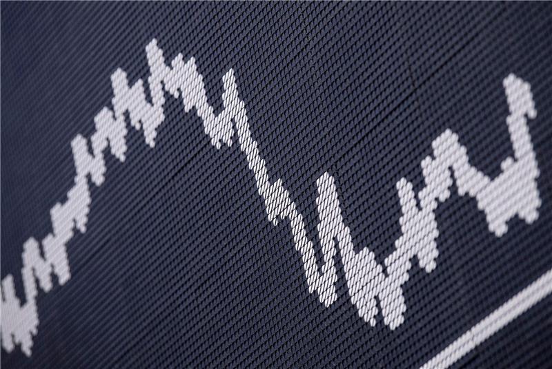Talanx will mit Kapitalerhöhung Streubesitz erhöhen Die DAX-Kurstafel im Handelssaal der Deutschen Börse in Frankfurt.