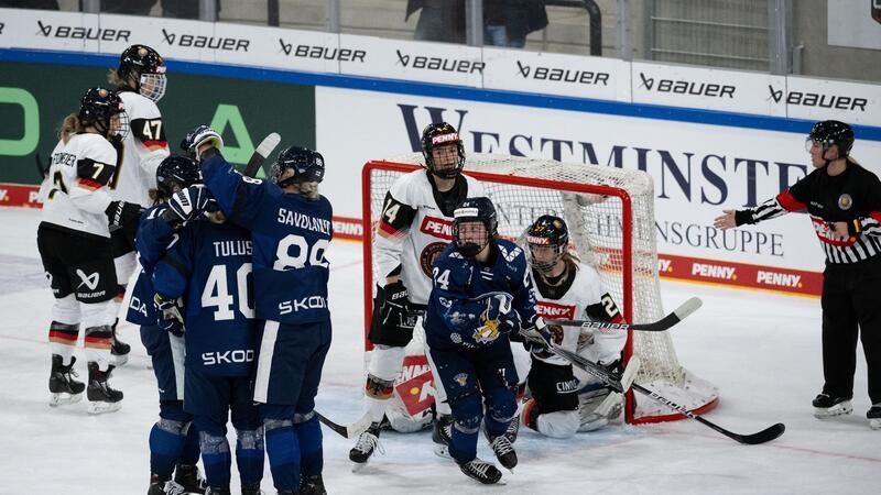Die DEB-Frauen kassierten gegen Finnland eine deutliche Niederlage.