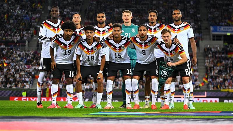 Die DFB-Elf posiert vor dem Anpfiff für das Teamfoto. 