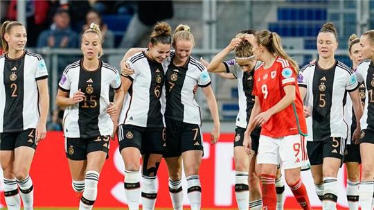 Die DFB-Frauen setzten sich mit 5:1 gegen Wales durch.