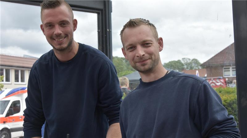 Triathlet oder rüstiger Senior: Warum sie in Harsefeld am Start sind Die DJs Jannis und Jan Henrik.