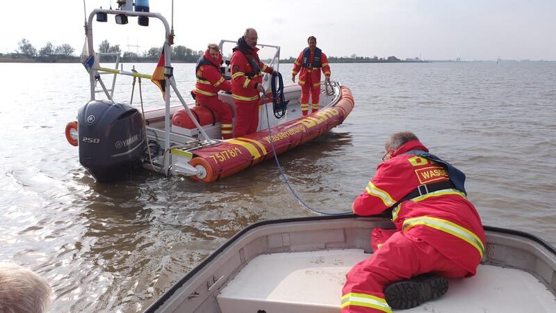 Die DLRG Stade erhält in diesem Jahr knapp 33.000 Euro vom Landkreis für ein neues Motorrettungsboot.