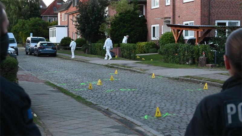 Polizei: Drei Stader Opfer stammten aus Region Hannover Die Dankersstraße ist weiterhin auf Höhe der Einrichtung gesperrt.