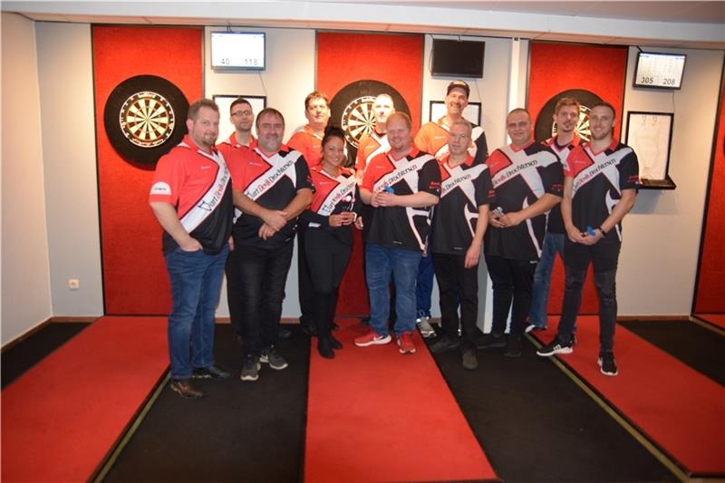 Wo im Landkreis die Pfeile fliegen Die Dart Devils aus Drochtersen spielen mit ihrer ersten Mannschaft in der Verbandsliga. Foto: Parge
