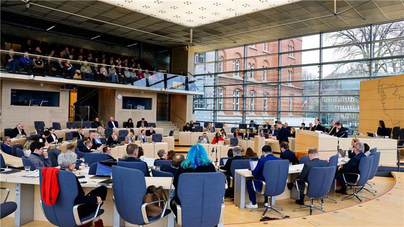 Parlament droht Bund im Northvolt-Fall mit Klage Die Debatte über den Fall im Landtag ist teils hitzig.