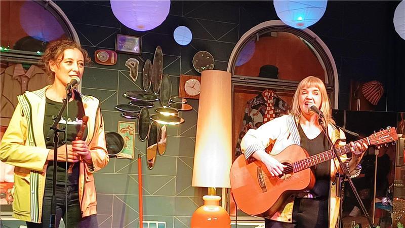 Diese Granaten vom Deich singen für eine wichtige Botschaft Die Deichgranaten sind nicht zum ersten mal in Buxtehude zu hören: Im vergangenen standen sie im Deck 2 auf der Bühne.