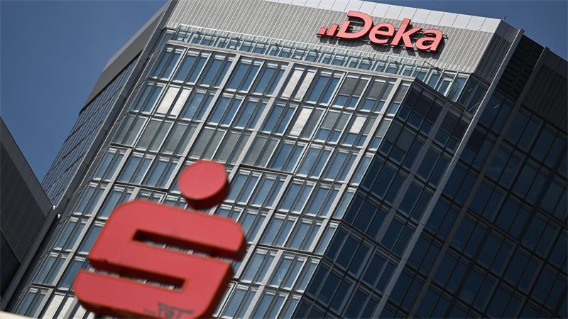 Die Dekabank versorgt die Sparkassen in Deutschland mit Produkten. (Archivbild)