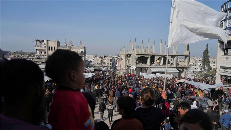Demos in Gaza gegen Krieg und Hamas weiten sich aus Die Demonstranten rufen auch Slogans gegen die Hamas.