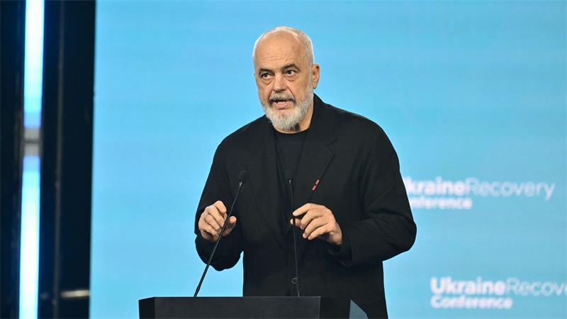 Albaniens „Flamingo-Revolution“ erweist sich als beharrlich Die Demonstranten verlangen den Rücktritt von Regierungschef Edi Rama, der das Projekt in der Narta-Laguna bedingungslos zu unterstützen scheint. (Archivbild)