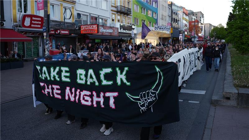 Die Demonstranten zogen über die Reeperbahn. 