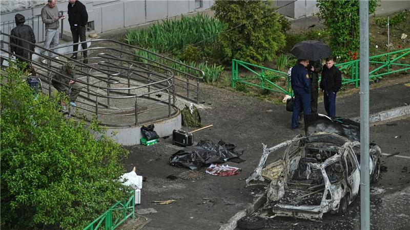 Die Detonation wurde den Angaben zufolge durch einen selbstgebauten Sprengsatz in einem Golf ausgelöst.