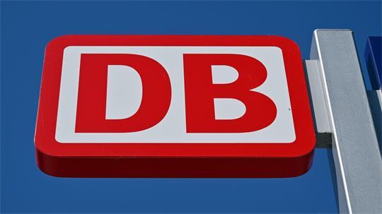 Die Deutsche Bahn hat einen Ersatzverkehr eingerichtet. (Symbolbild)