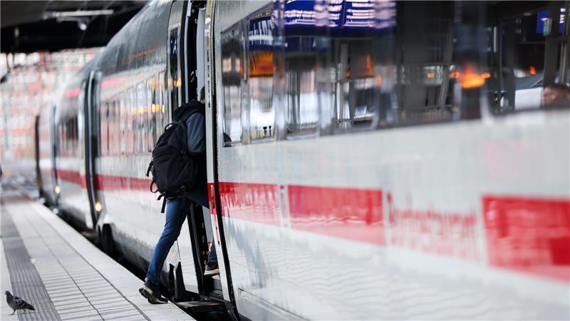 Hohe Spritpreise: EVG-Chef bringt Bahn-Rabatte ins Gespräch Die Deutsche Bahn verzeichnete 2025 einen Verlust von rund 2,3 Milliarden Euro. (Symbolbild)
