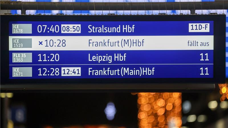 Die Deutsche Bahn will besser über Störungen informieren. (Archivbild)