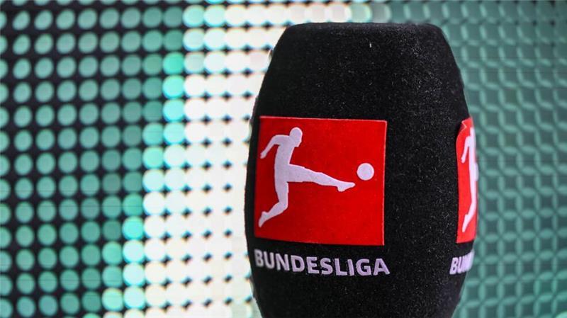 TV-Auktion: Pokern mit „Karten offen auf dem Tisch“ Die Deutsche Fußball Liga muss den Verkauf der TV-Rechte neu starten.